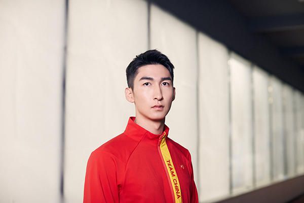 电影《神奇动物：邓布利多之谜》中国内地票房突破1亿元人民币，目前正在全国上映中，并延期上映至6月7日